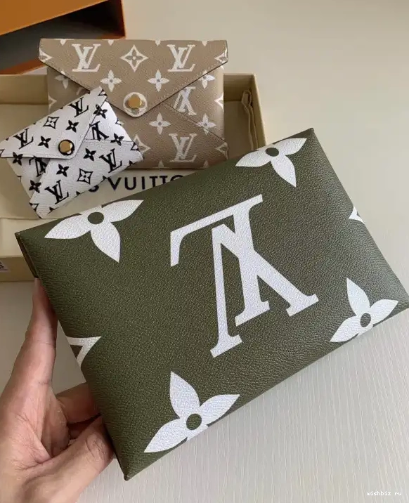 WIS POCHETTE KIRIGAMI VUITTON LOUIS 0430